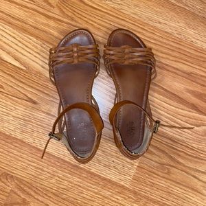 Women’s shoes/sandals